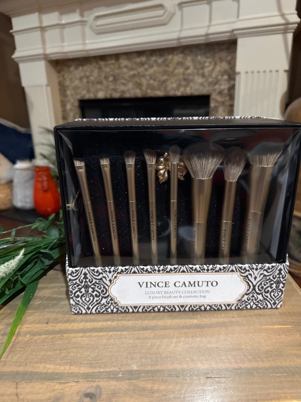 Vince Camuto Black Damask 8 Piece Brush Set & Glitter Cosmetic Bag NWT